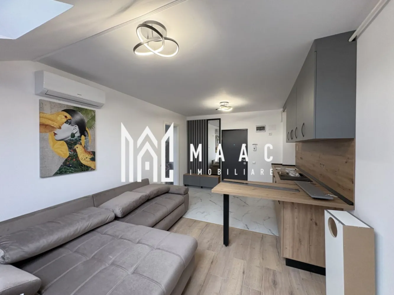 Apartament 2 camere I Bloc cu lift I Mobilat I - MAAC imobiliare va propune spre vânzare un apartament cu 2 camere,la cheie cu centrală și calorifere , situat la et 5, bloc reabilitat în totalitate, amplasat în zona Lazaret, aproape de ieșirea pe autostradă de magazine și la 3 min de promenada mall Apartamentul este mobilat și utilat Pentru mai multe detalii precizați ca ați văzut anunțul cu ID CP2894099 }}