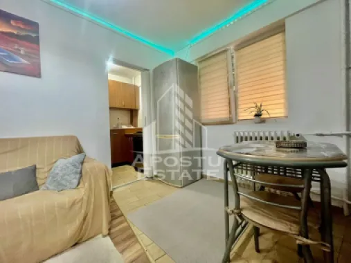 Apartament 2 camere, zona Intim