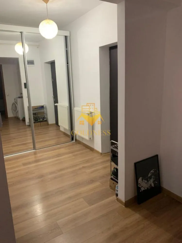 2 camere, Buna ziua, Bonjour, Calea Turzii, Pet Friendly, Parcare - GOLDNESS Imobiliare vă propune spre închiriere un apartament cu 2 camere complet mobilat și utilat, la etajul 6 într-un imobil de 8 etaje, în Cartierul Buna ziua.
Dispune de loc de parcare!
Se află în apropierea stațiilor de transport în comun, magazine, restaurante, spații verzi, farmacii, etc. 

Apartamentul este compartimentat astfel:
 - dormitor cu pat matrimonial, dressing, noptiere
 - living cu canapea extensibilă 
 - bucătărie open space complet utilată și mobilată, loc de servit masa 
 - baie cu cada, calorifer port prosop și dulap pentru depozitare.
 - terasa de 6mp.

Imobilul este dotat cu toate cele necesare- centrală proprie, frigider, aragaz, hotă, mașină de spălat haine și vase, etc. 

Dacă sunteți interesați de acest apartament și doriți să îl vizionați, dar și pentru alte oferte nu ezitați să ne contactați telefonic sau prin e-mail. Vă stăm la dispoziție!
Pentru intermediere se percepe un comision de 50% din prețul chiriei!