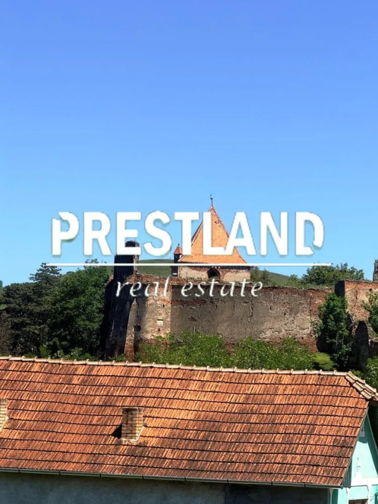 Casa modesta ,situată in Slimnic - Casa modestă necesită investitii se vinde mai mult pentru teren si utilității(apa, canal, si gaz) și se compune din demisol cu pivnită + parter 4 camere și 2 holuri+ anexe: -șură, magazie, ateliere, grajdi, coser gospodarie taranească si o curte cu gradina in suprafață de 1277 mp.
Viie cu pomii fructiferi in suprafață de 1147 mp.

Agenția nu deține informațiile privind performanta energetica a imobilului, aceasta informând asupra necesitații si legalității certificatului energetic. Comunicarea datelor cuprinse in Certificatul Energetic al imobilului rămâne in sarcina proprietarului.
Oferim clienților următoarele servicii:
- consultanta obținere credite bancare;
- servicii notariat;
- servicii de topografie(schiță, releveu);
- certificate energetice imobile;
- asigurări;
- servicii de evalure;
- consultanta juridica;