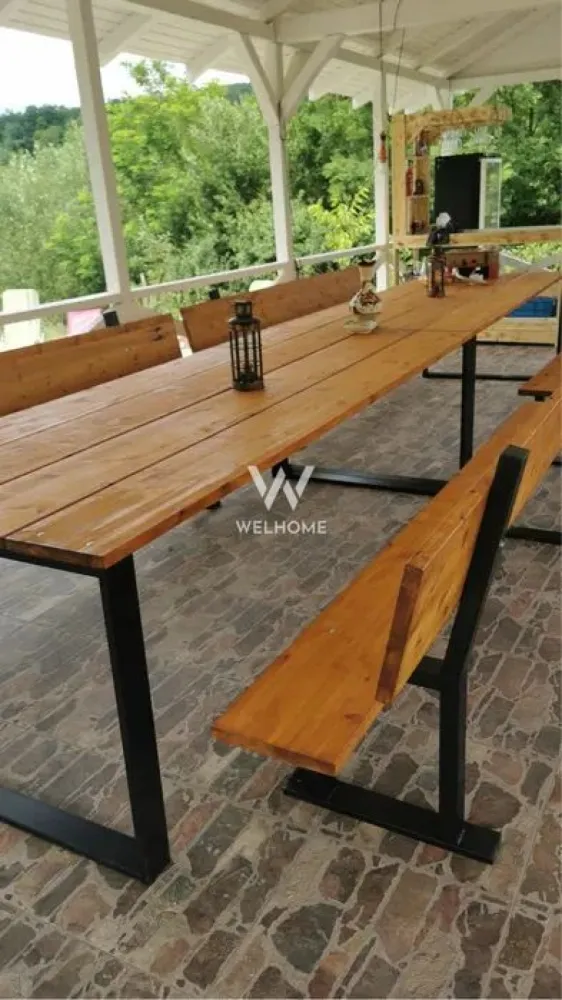 Teren cu cabane A-Frame și priveliște către Munții Făgăraș