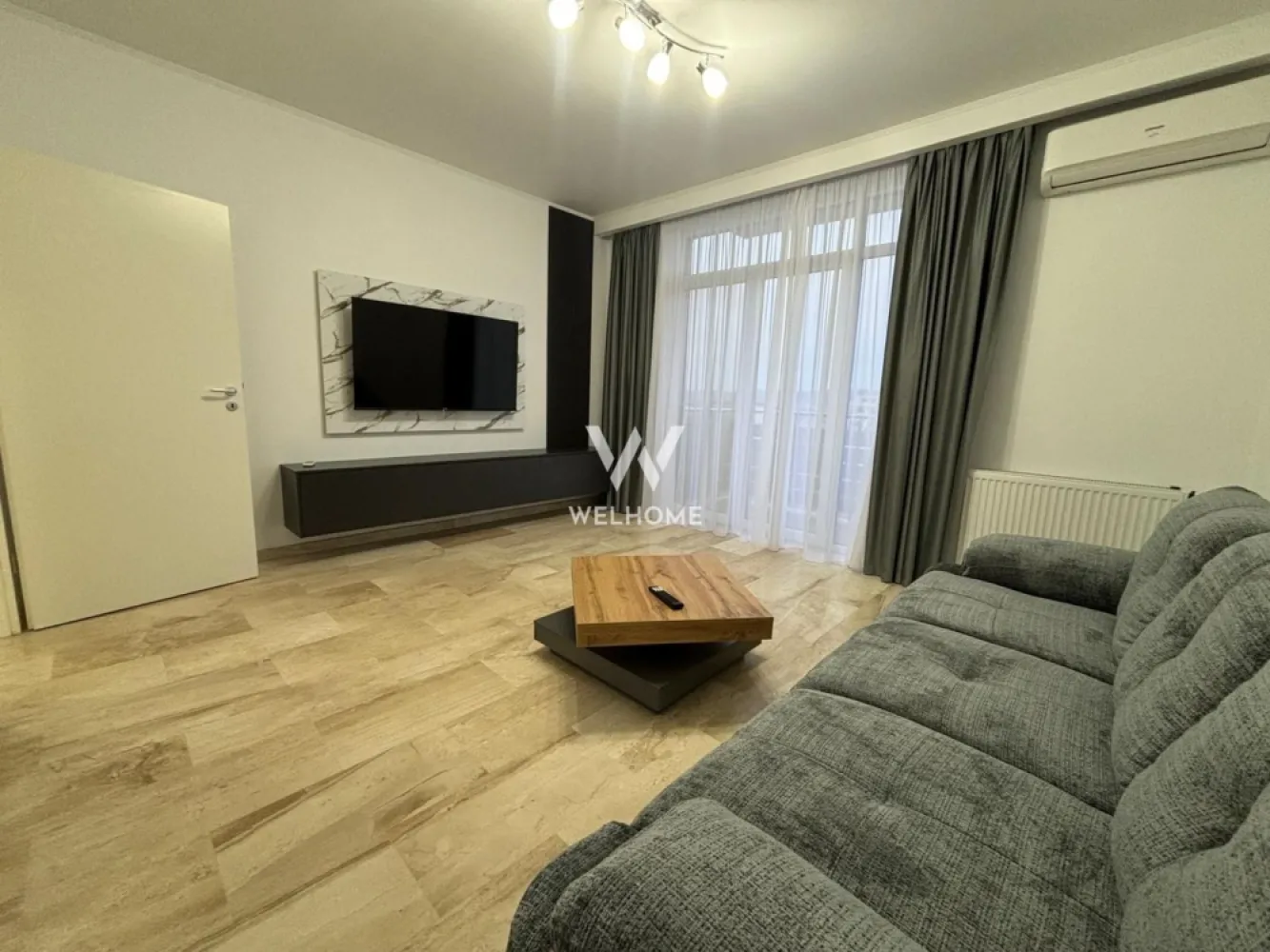 Apartament 3 camere modern - zona Doamna Stanca - Apartament 3 camere mobilat-utilat - Avantgarden D Stanca - Suprafata utila: 71mp + balcon Apartamentul se afla la etajul 9 al unui bloc cu lift. Compartimentat astfel: hol acces, living, bucatarie separata, 2 dormitoare (unul poate fi folosit drept birou sau se poate mobila conform necesitati), 2 bai, balcon. Apartamentul se preda mobilat-utilat cum se observa in poze fiin dotat cu aer conditionat, masina de spalat, TV, cuptor cu microunde etc. Situat intr-o zona buna cu acces facil la magazine(Lidl, Mega Image, Simpa), shopping citt, scoli, mijloace de transport. Un loc de parcare. Perioada de inchiriere 12 luni. Nu se accepta animale de companie. Chirie lunara: 600 Euro + garantie Comision client: 50% din prima chirie }}