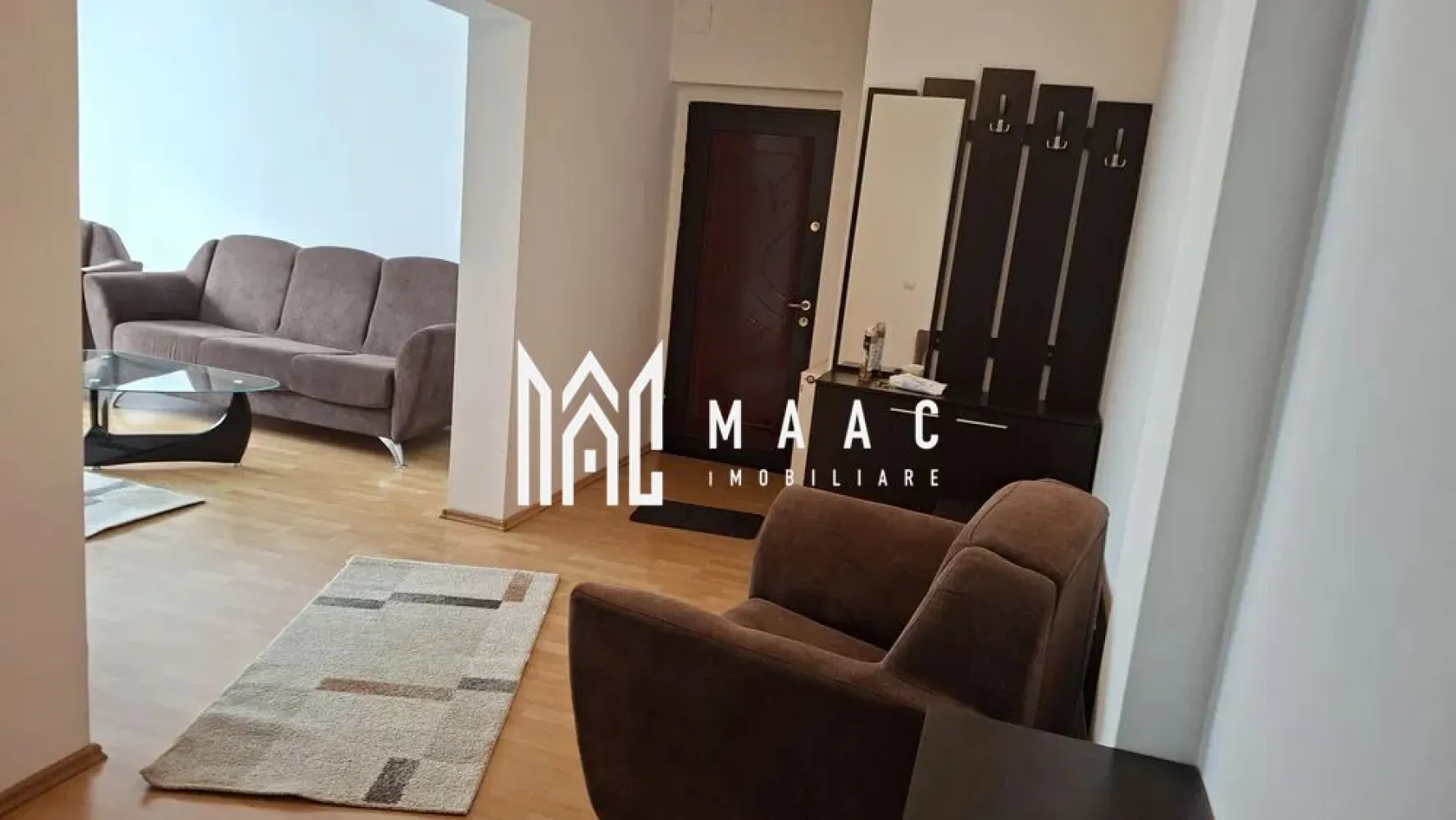 Apartament 2 camere | 60 mp + curte | Strand - MAAC Imobiliare vă propune spre închiriere, pe termen lung, un apartament complet mobilat și utilat, situat în cartierul Ștrand din Sibiu, pe strada Prof. Ioan Moga nr. 4.

Locuința este amplasată la parterul unui imobil bine întreținut și dispune de o compartimentare practică, fiind compusă din doua camere, bucatarie, baie, balcon inchis si gradina de 20 mp.

Apartamentul beneficiază de centrală termică proprie și este oferit complet mobilat, fiind pregătit pentru mutare imediată.

Zonă liniștită și apreciată – cartierul Ștrand
Parter – acces facil
Balcon închis
Grădină proprie
Loc de parcare inclu
Disponibil pentru închiriere pe termen lung

Pentru mai multe detalii sau programarea unei vizionări, nu ezitați să ne contactați specificand ID: CP3131121