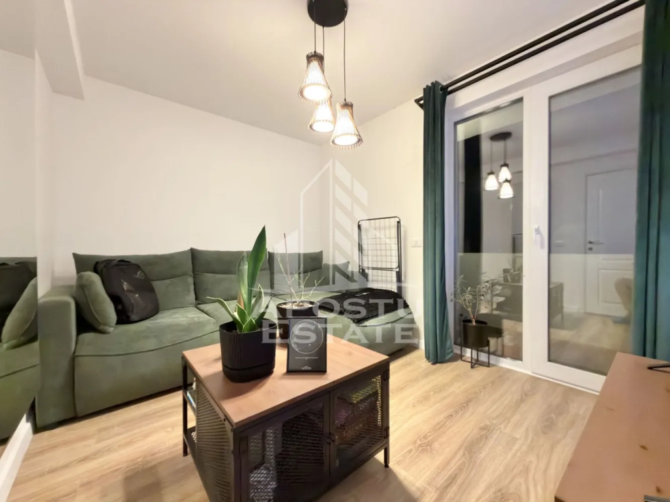 Apartament cu 3 camere mobilat si utilat, dressing si debara in Giroc.