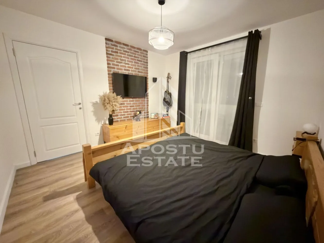 Apartament cu 3 camere mobilat si utilat, dressing si debara in Giroc.