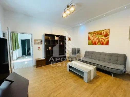 Casa cu 3 camere curte interioara -Zona Ultracentrala