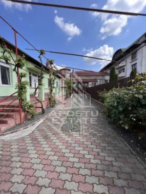 Casa cu 3 camere curte interioara -Zona Ultracentrala