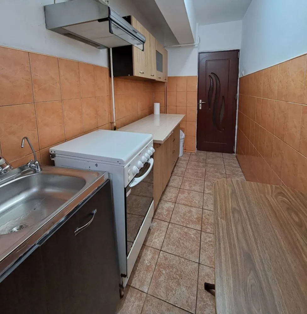 De inchiriat apartament 2 camere Ultracentral, et. 1, 1800 lei