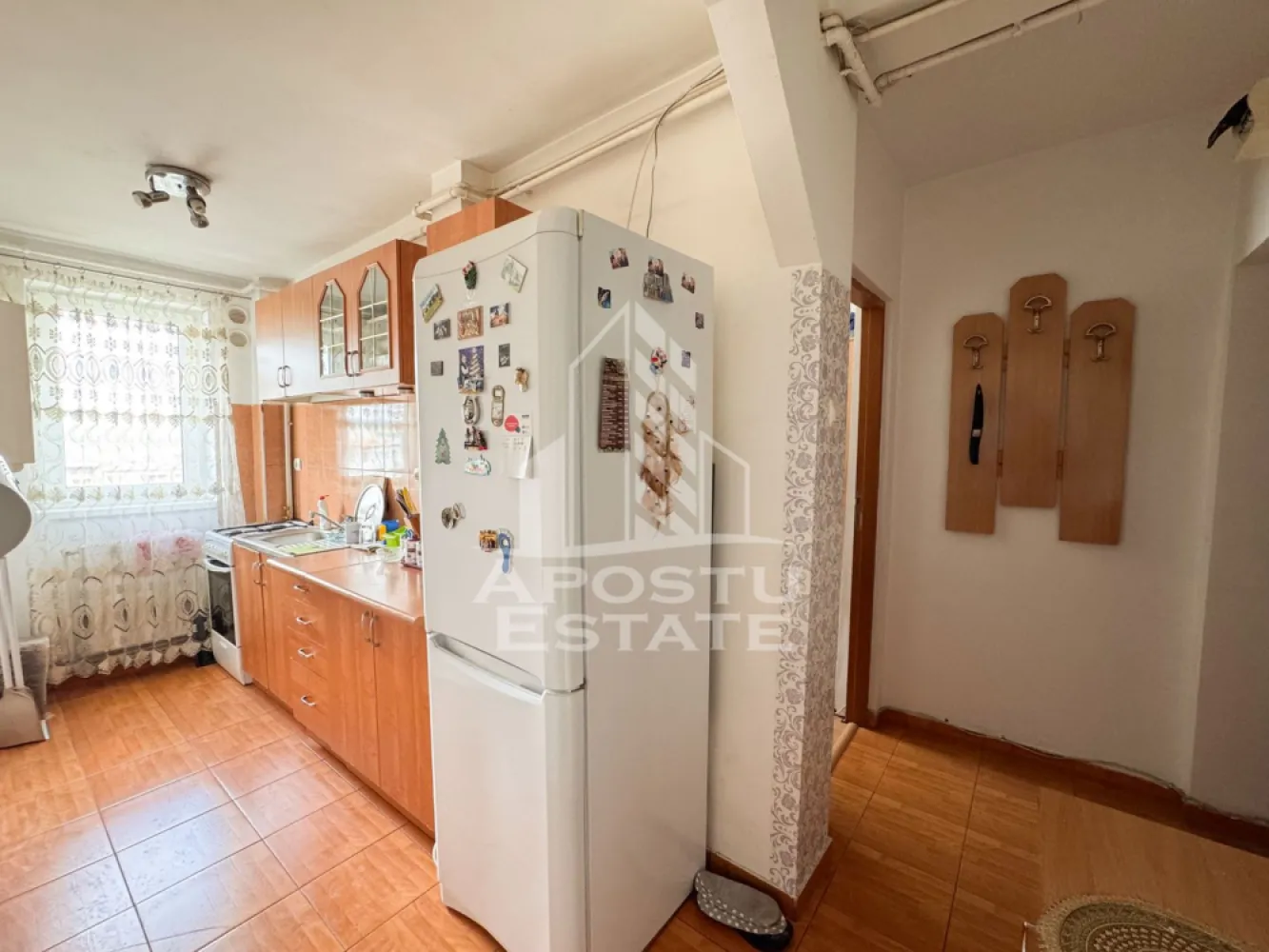 Apartament 3 camere, centrala proprie, mobilat, Micro 6, Hunedoara