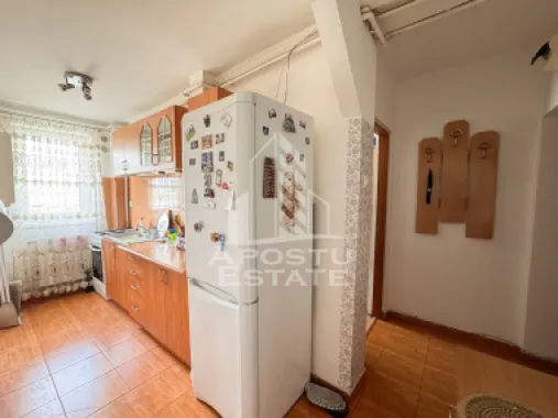 Apartament 3 camere, centrala proprie, mobilat, Micro 6, Hunedoara
