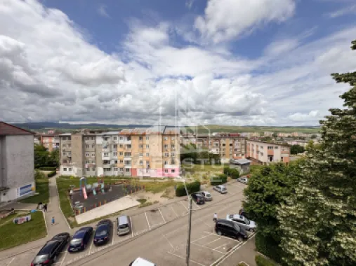 Apartament 3 camere, centrala proprie, mobilat, Micro 6, Hunedoara