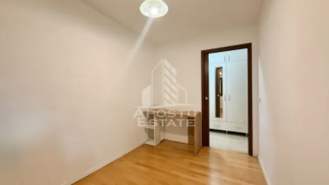 Apartament cu 3 camere de vanzare, Zona Lipovei, Timisoara