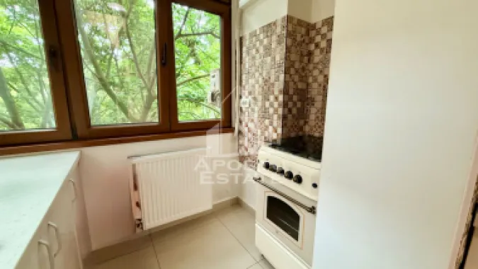 Apartament cu 3 camere de vanzare, Zona Lipovei, Timisoara