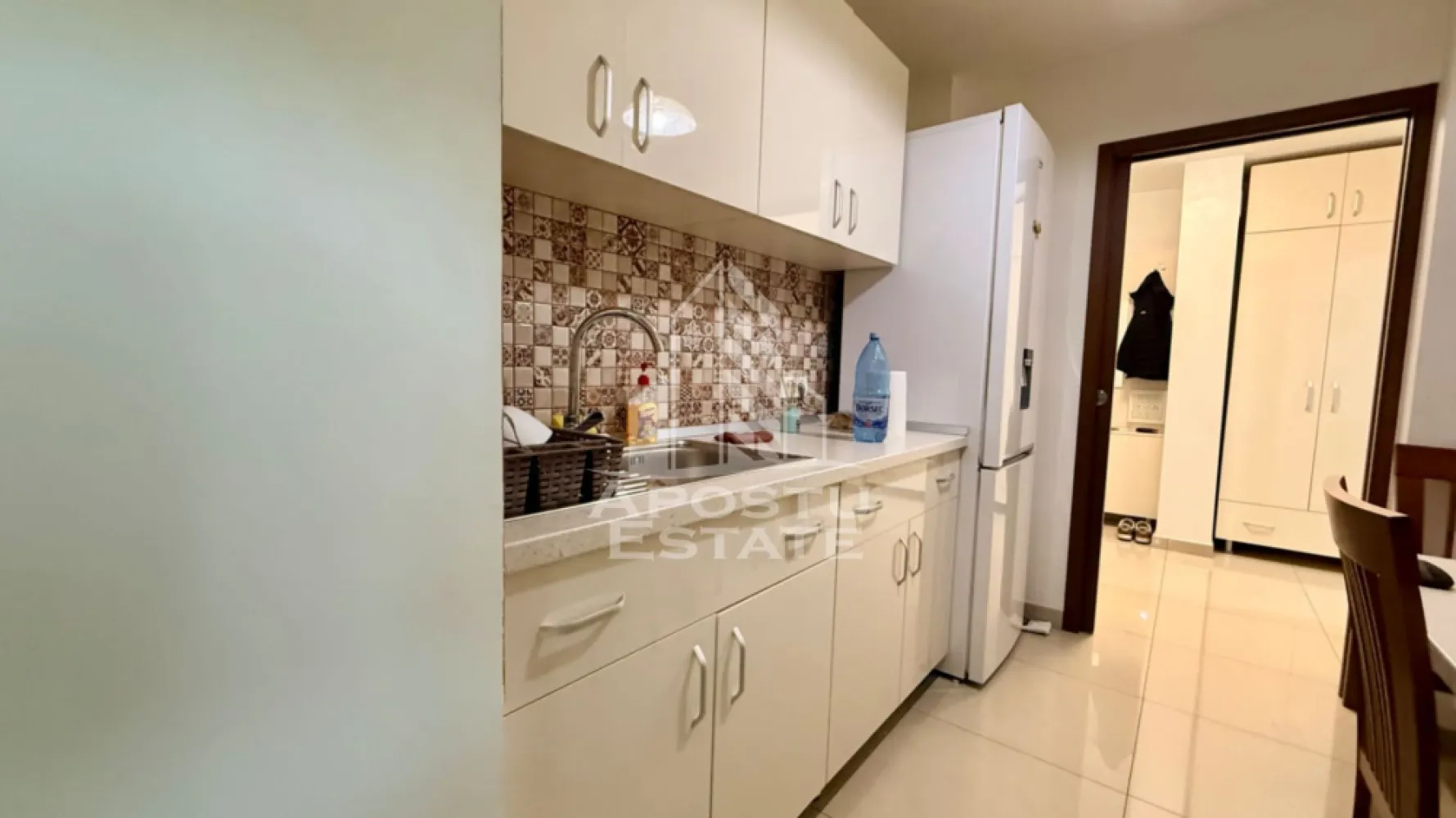 Apartament cu 3 camere de vanzare, Zona Lipovei, Timisoara