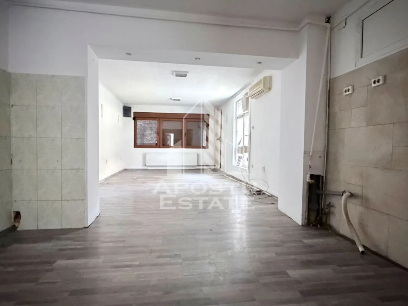 Casa de vanzare P+1E bulevardul Dambovita