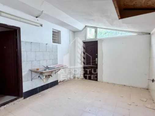 Casa de vanzare P+1E bulevardul Dambovita