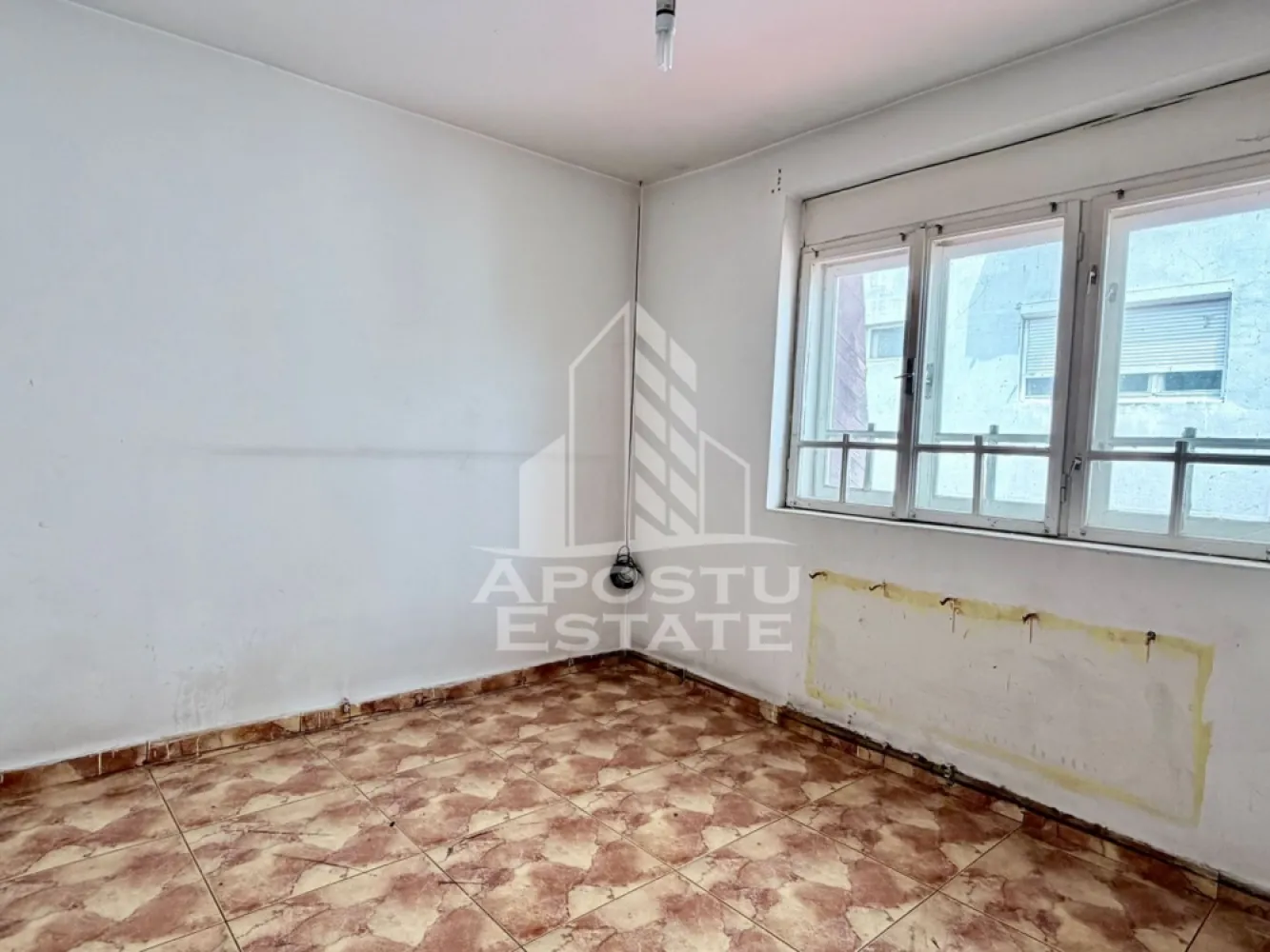 Casa de vanzare P+1E bulevardul Dambovita