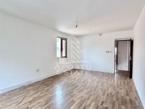 Casa de vanzare P+1E bulevardul Dambovita