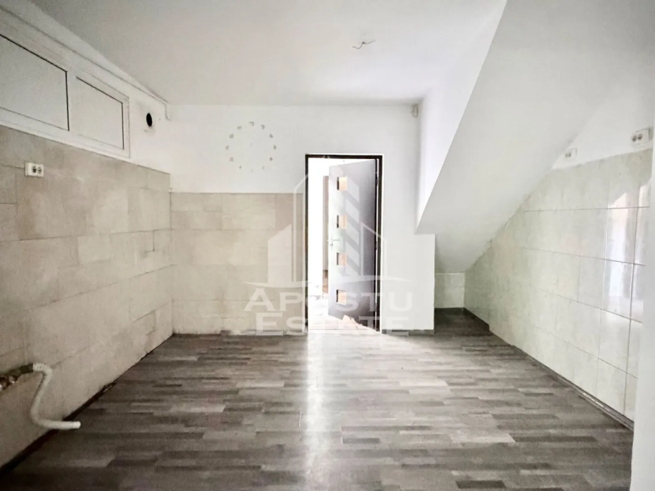 Casa de vanzare P+1E bulevardul Dambovita