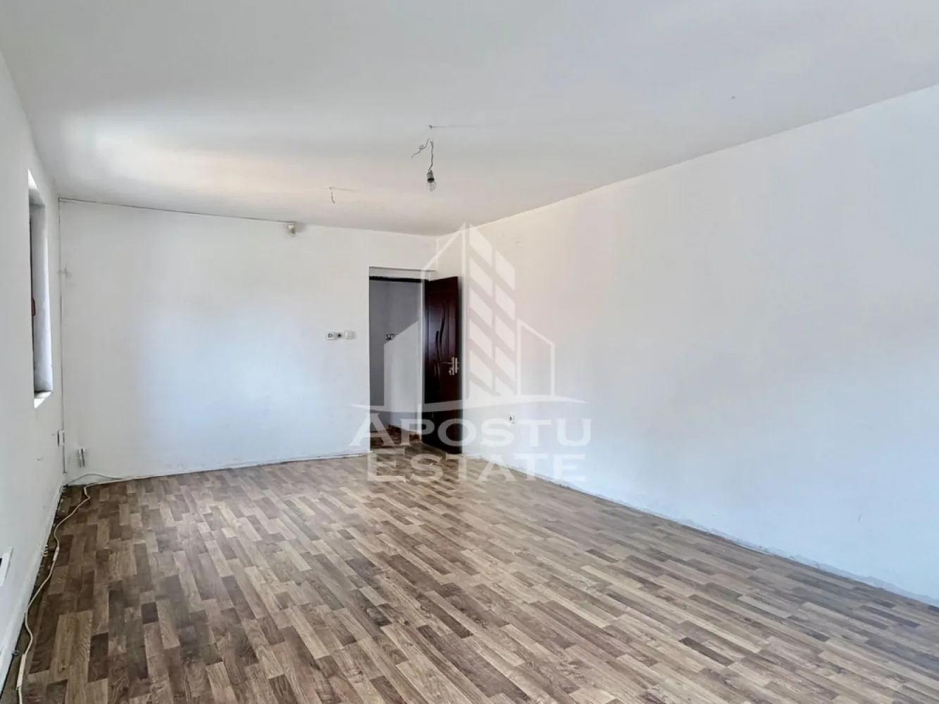 Casa de vanzare P+1E bulevardul Dambovita