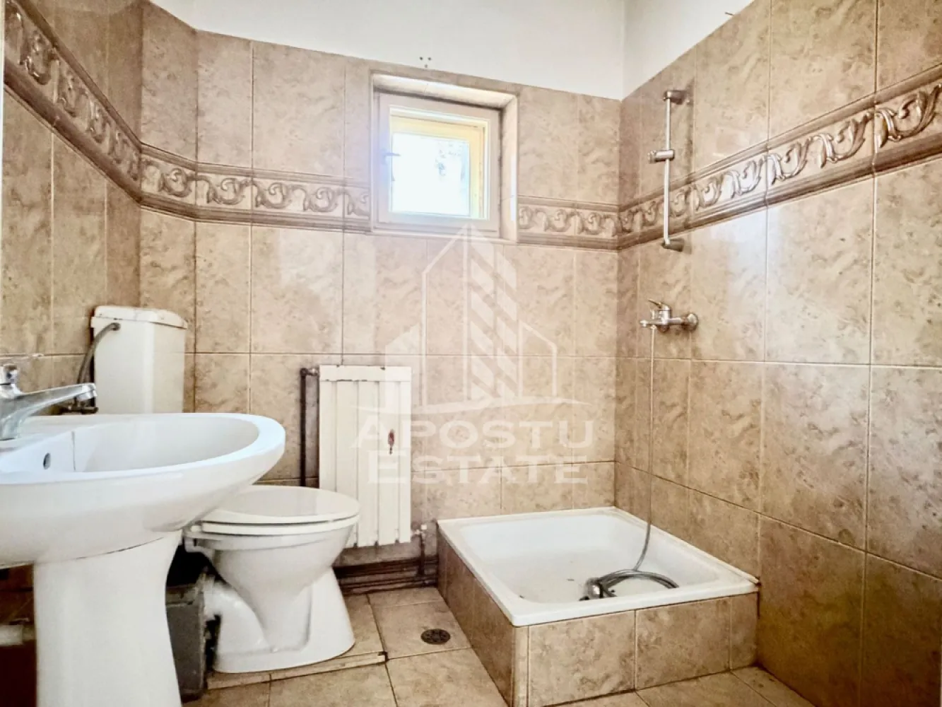 Casa de vanzare P+1E bulevardul Dambovita