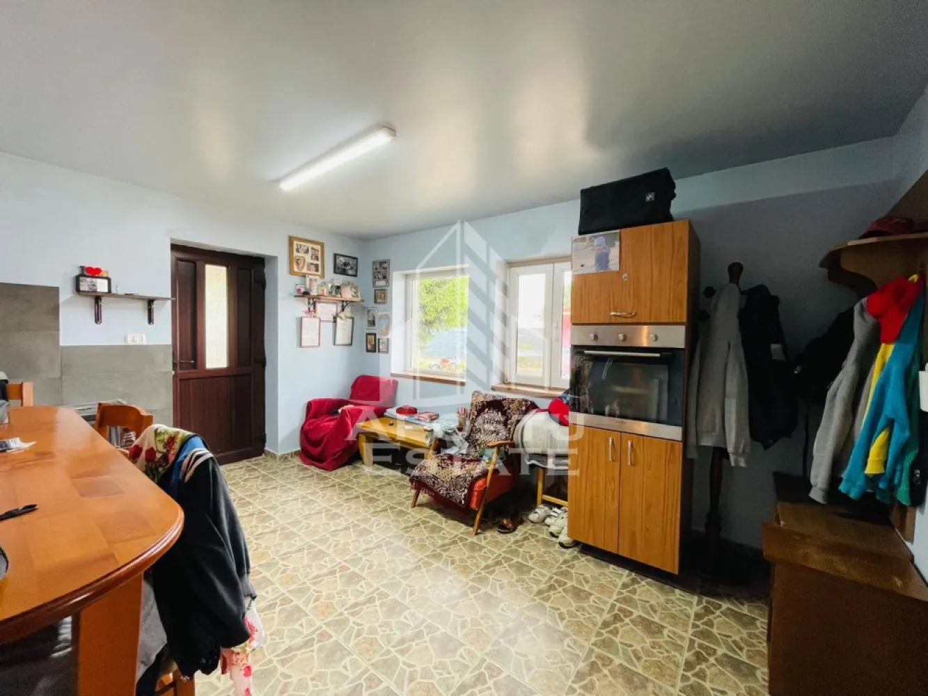 Casa primitoare de vanzare in Iratosu /120mp+teren 1400mp