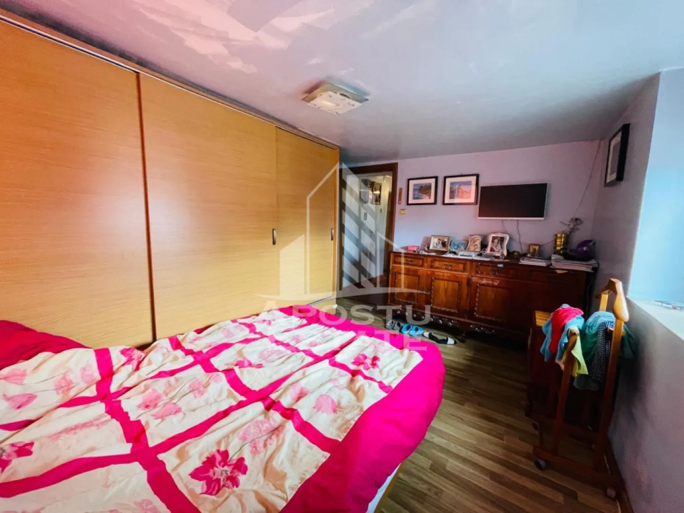 Casa primitoare de vanzare in Iratosu /120mp+teren 1400mp