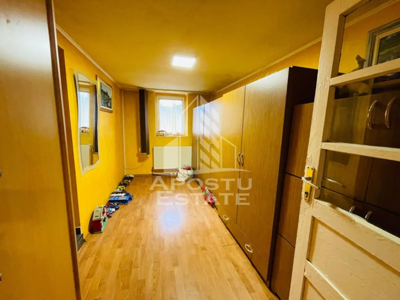Casa primitoare de vanzare in Iratosu /120mp+teren 1400mp