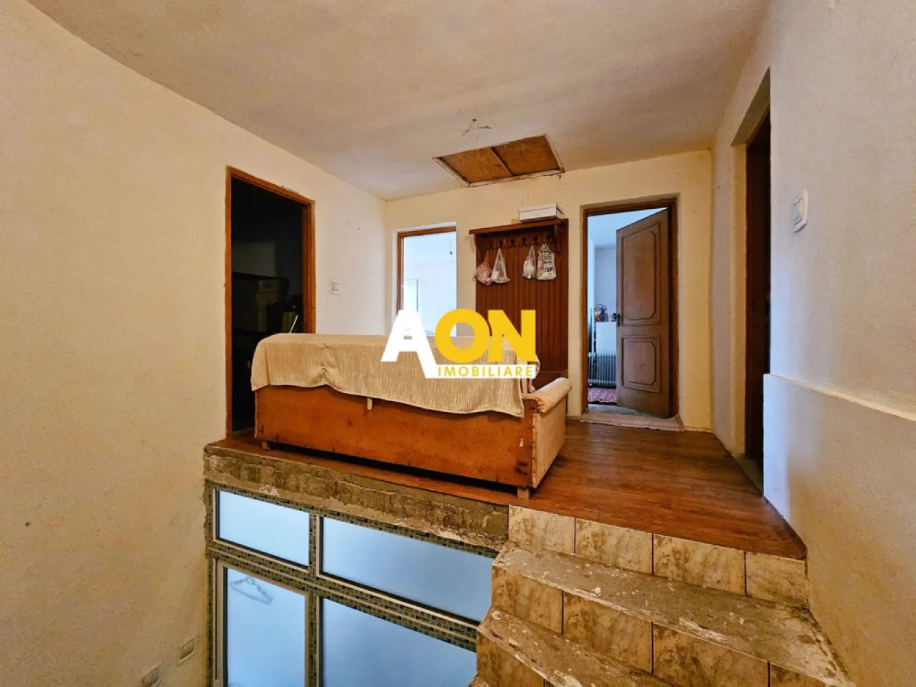Casa 4 camere, S+P+1, semifinisata, 1424 mp teren, Oarda de Jos