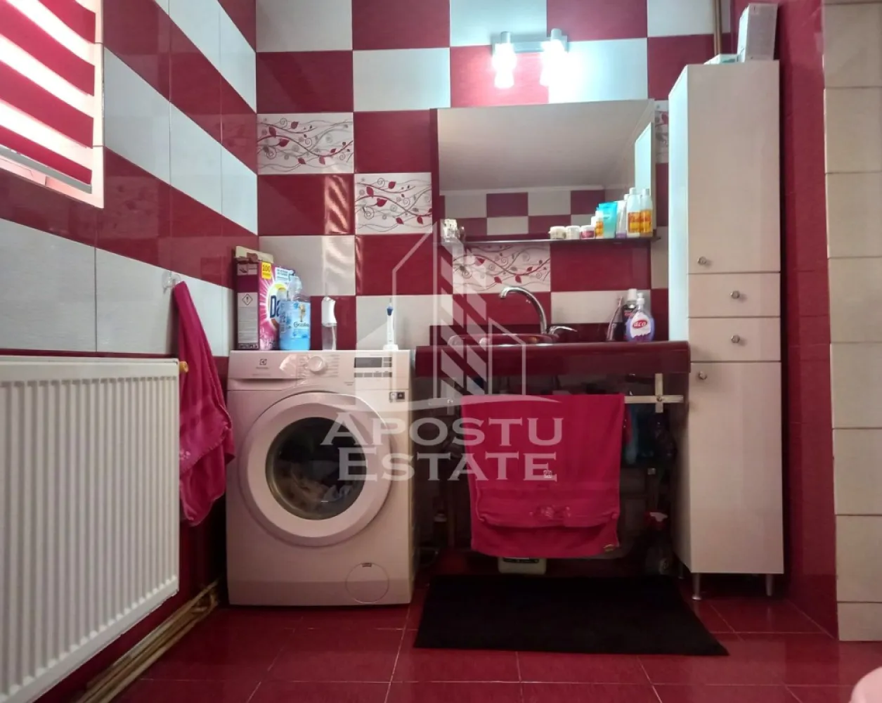 Casa, de vanzare, in Curtici.