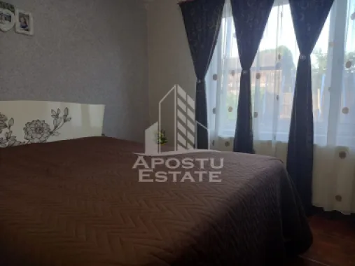 Casa, de vanzare, in Curtici.