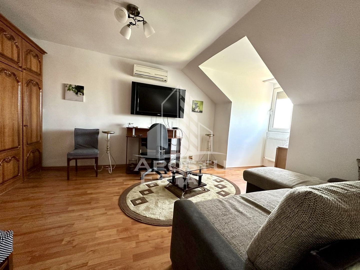 Apartament cu 3 camere de vanzare, zona Girocului, Timisoara