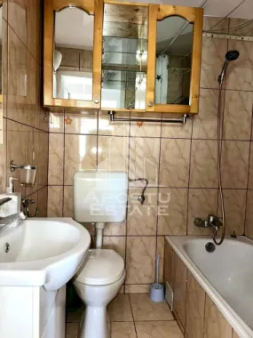 Apartament cu 3 camere de vanzare, zona Girocului, Timisoara