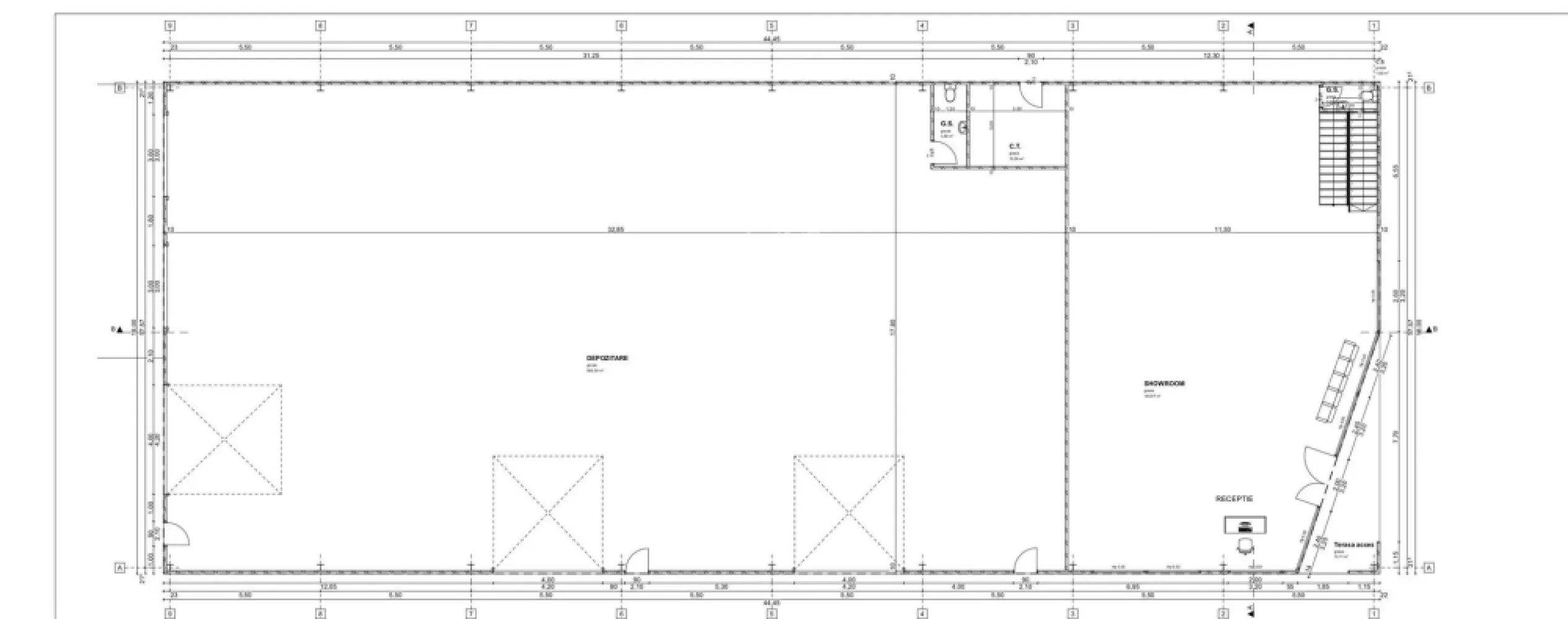 Hala cu Showroom, de inchiriat, Strada Aeroport, aproape de VGP. - APOSTU ESTATE va ofera spre inchiriere, hala+birouri+Showroom, ZONA AEROPORT.
Suprafata halei este de 569 mp, showroom 186 mp, birouri 170 mp.
Hala este situata pe drumul spre Aeroportul International Timisoara, este structurata dupa cum urmeaza :
- La intrare regasim receptia si partea de showroom de unde se poate face accesul in hala, grup sanitar, spatiu tehnic.
- La etaj regasim doua grupuri sanitare,o chicineta, un spatiu open space, care se poate compartimenta conform necesitatilor viitorului chirias .
Hala are o suprafata de 569 mp, o inaltime de 6 m la cornisa.
Accesul in hala se face pe doua porti de acces sectionale cu automatizare , dimensini 4X4 m fiecare.
Hala este la stadiul de constructie cu termen de finalizare cuprins intre 4-6 luni, deci se poate personaliza dupa cerintele clientului.
In fata constructiei se regasesc locuri de parcare.
Acces TIR. Suprafata totala a terenului este 2156 mp.

Va asteptam cu drag la o vizionare.

CP2049007