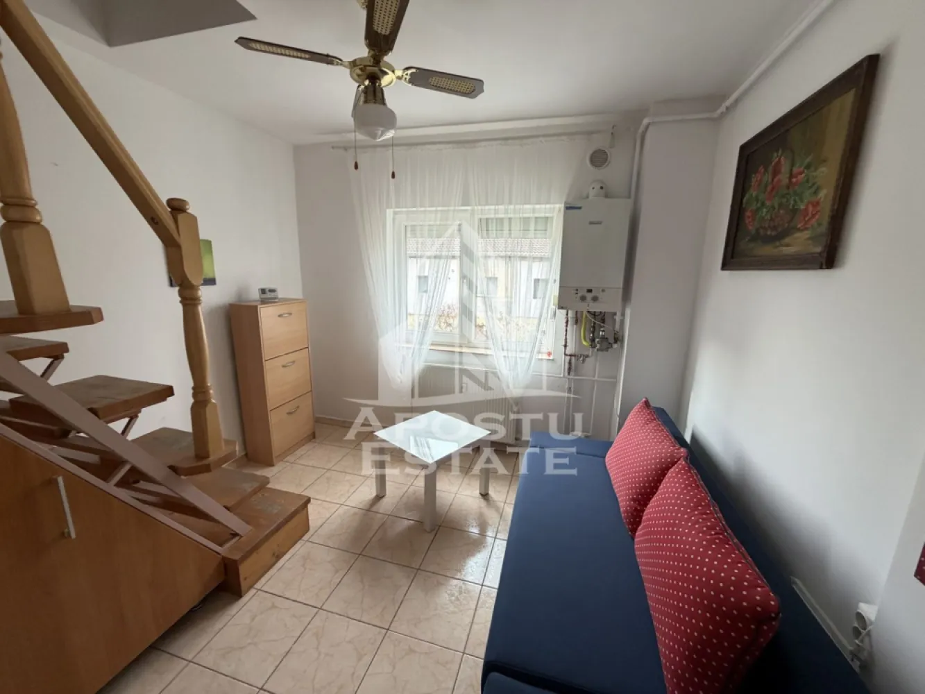 Apartament 3 camere, centrala proprie, zona Girocului - APOSTU ESTATE va propune spre inchiriere un apartament cu 3 camere, in zona Girocului, situat la mansarada unui bloc cu 4 etaje, imobilul dispune de o suprafata utila de 68mp.
Compartimentare:
-living open space cu bucataria;
-dormitorul principal cu pat matrimonial;
-dormitor secundar cu canapea extensibila;
-baie cu cada;
Vecinatati:
-Lidl, Kaufland;
-mijloace de transport in comun;
-gradinite/scoli.
Confortul termic este asigurat de centrala proprie si de aerul conditionat. 
Disponibil imediat!
Va asteptam cu drag la o vizionare ! 
ID:CP2048179