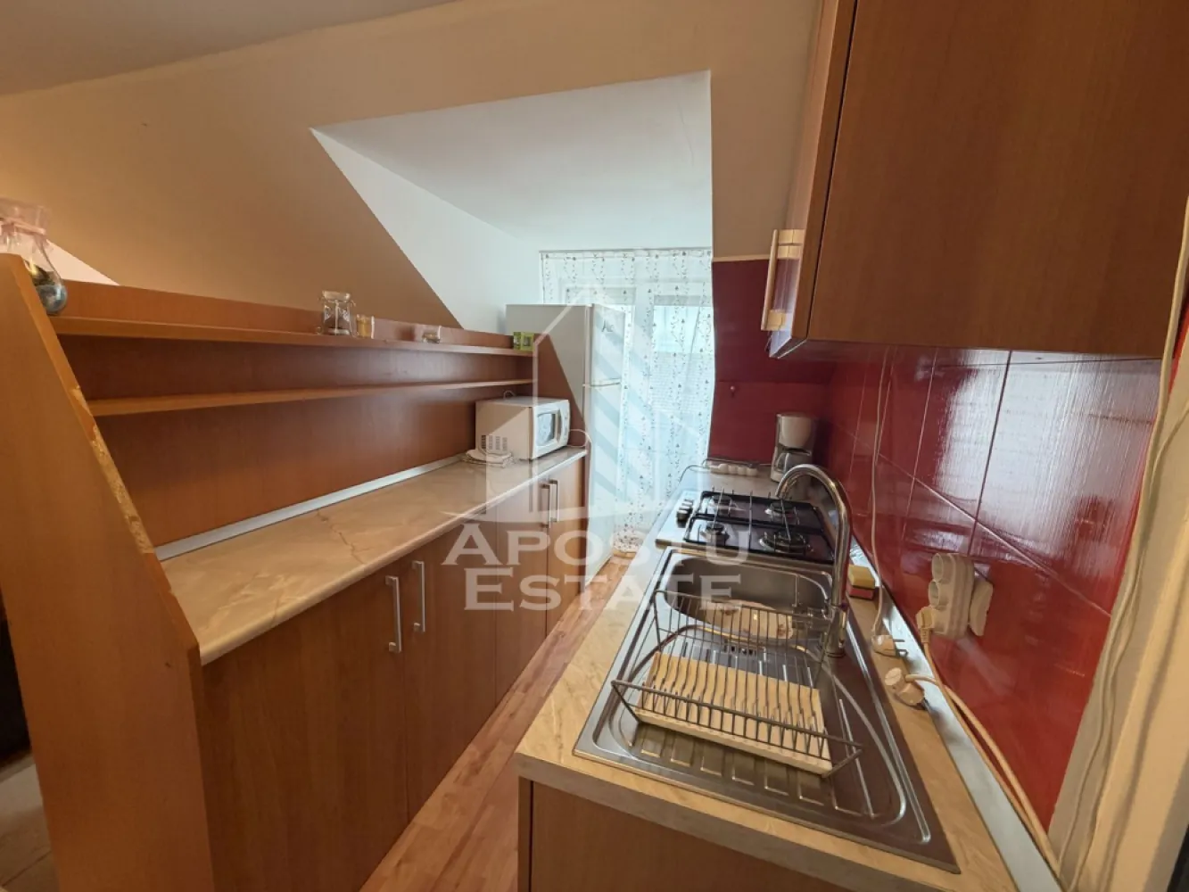 Apartament 3 camere, centrala proprie, zona Girocului