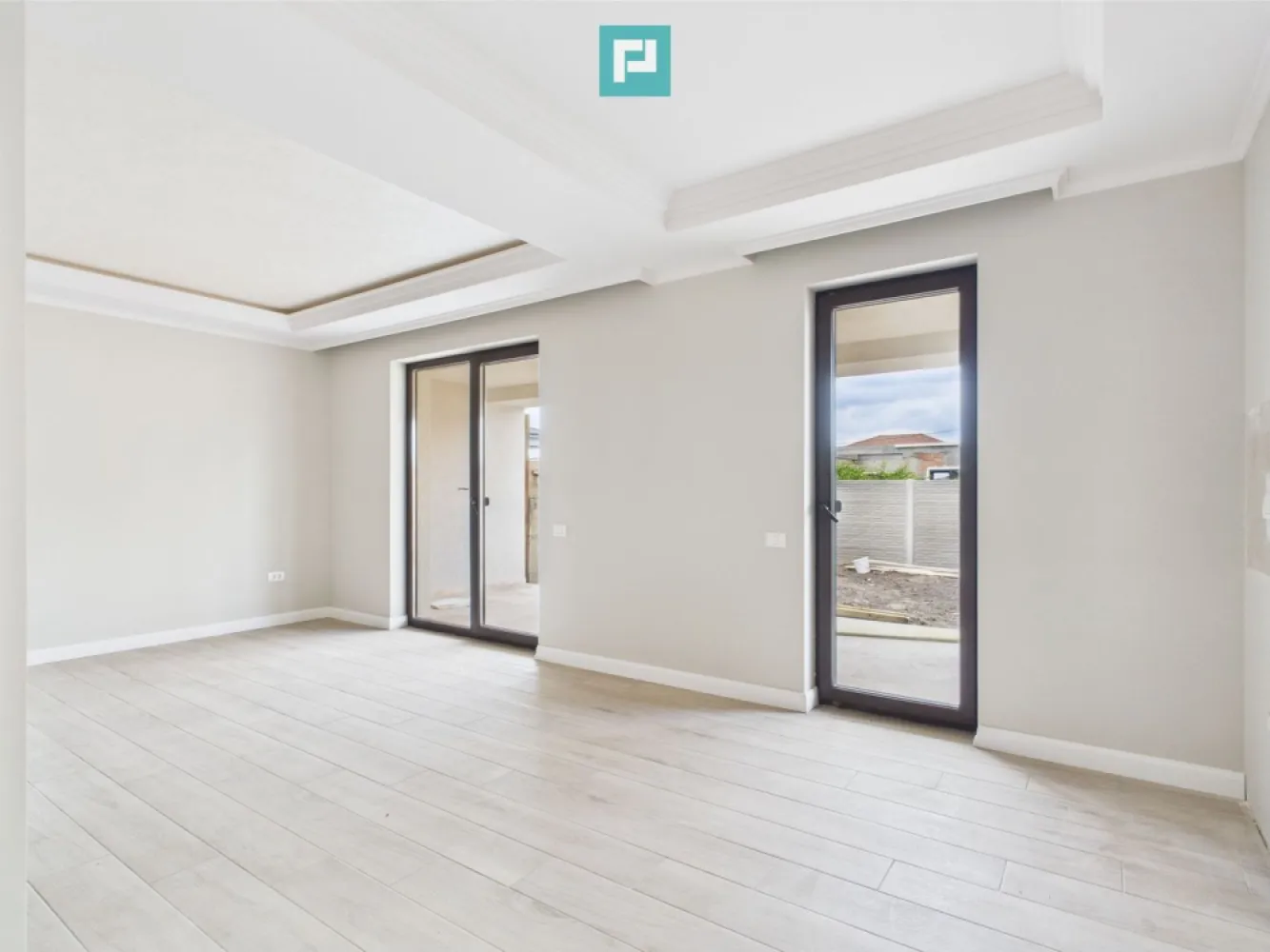 Duplex 5 camere în cartier Europa Mosnița Nouă - Oferim spre vânzare un duplex deosebit, situat în cartierul Europa, perfect pentru familii sau persoane care caută un cămin modern, spațios și confortabil.

Caracteristici principale:
• Compartimentare excelentă:
• Parter: living generos open-space cu bucătăria, birou, hol, baie complet utilată (inclusiv bideu).
• Etaj: 3 dormitoare, dintre care unul cu baie matrimonială si dressing , plus inca o baie care deserveste
celelalte dormitoare.

• Dotări moderne:
• Încălzire în pardoseală pentru un confort optim.
• Instalație pentru climatizare și camere video.
• Acoperiș din țiglă Bramac, durabil și estetic.
• Spații exterioare:
• Terasă de 16 m² pentru relaxare.
• Curte de 258 m², ideală pentru amenajări și activități în aer liber.
• Conexiuni și facilități:
• Toate utilitățile disponibile: apă, gaz, curent, canalizare.
• Amplasare excelentă, la doar 100 m de Lidl și alte puncte de interes.
• Construcție de calitate:
• Instalație electrică și termică de la Gewiss, garantând siguranța și eficiența energetică.
-Curte nivelata cu pamant de umplutura si tevi pentru irigat,

 Preț 220 000 € – Locuința complet finisată, cu băile mobilate și utilate cu materiale Premium.

Pentru cine este potrivită această proprietate?

Ideală pentru familii numeroase, persoane care lucrează de acasă sau oricine caută un cămin modern, spațios și într-o locație liniștită, dar accesibilă.

Contactează-ne acum pentru mai multe detalii și pentru a programa o vizionare!

Daniela Ianc- consultant imobiliar PropertyLab - 0722375289

e-mail: daniela.ianc@propertylab.ro

CP2333496