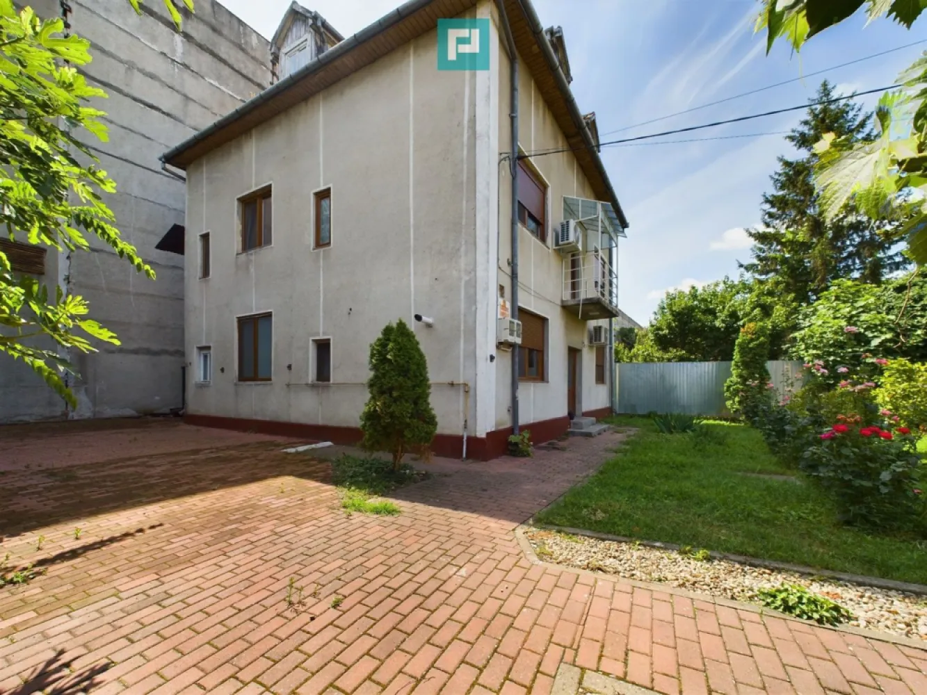 Proprietate multifuncțională într-o locație Centrală