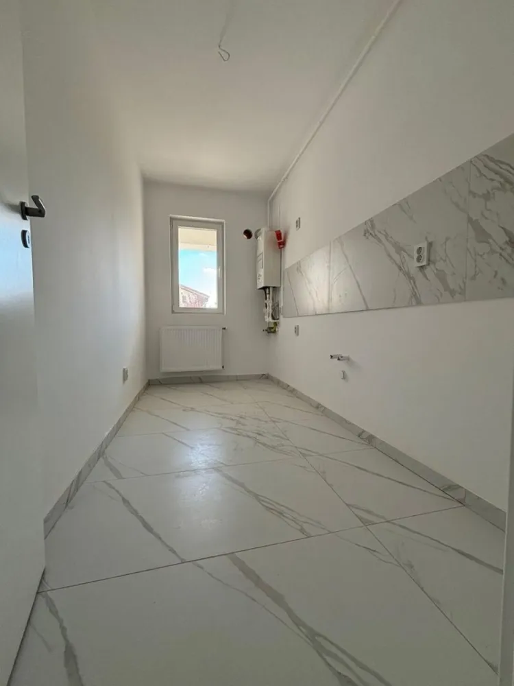 Garsoniera cartier Militari Residence - mutare imediata!! - TVA INCLUS !!

COMISION 0%

Vă prezentăm o garsonieră deosebită, situată în cartierul Militari Residence, într-un bloc modern cu regim de înălțime P+3, poziționat strategic pentru a vă oferi confort și accesibilitate.

Detalii proprietate:

- Tip: Garsonieră
- Etaj: Intermediar
- Finalizata - mutare imediata !!
- Locație: Militari Residence

Avantaje:

- Bloc nou, construit cu materiale de calitate, garantând un standard ridicat de confort.
- Poziție excelentă, în imediata apropiere a mijloacelor de transport în comun, pentru o deplasare facilă către orice zonă a orașului.
- Acces rapid la instituții educaționale (școli publice), centre comerciale, supermarketuri și mall-uri.
- Zonă liniștită, ideală pentru locuit sau investiție.

Acum este momentul să achiziționați locuința visurilor dumneavoastră!

Contactați-ne pentru mai multe detalii și programarea unei vizionări.