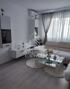 Apartament cu 3 camere, semidecomandat, renovat, Spitalul Judetean