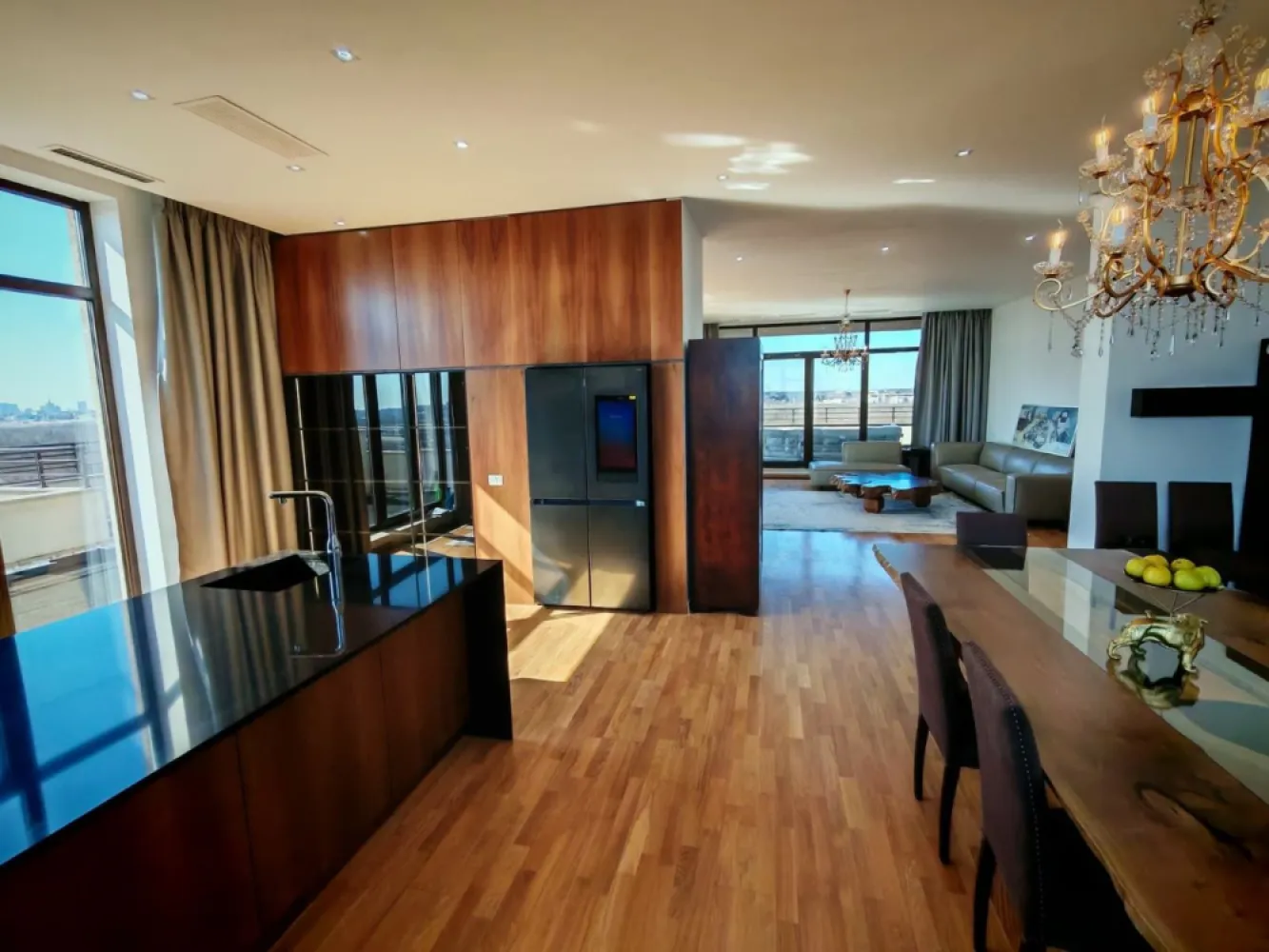 Penthouse 5 camere 250 mp lângă Ambasada SUA , zona Băneasa București - Arbore Real Estate vă oferă spre închiriere un penthouse spectaculos cu 5 camere și 250 mp, situat în una dintre cele mai exclusiviste zone rezidențiale din nordul Bucureștiului – Aleea Privighetorilor, Iancu Nicolae, Pipera, la câteva minute de Ambasada SUA și Pădurea Băneasa.

📍Penthouse-ul se află la etajul 7/7 al ansamblului rezidențial Privighetorilor 86P, una dintre cele mai apreciate dezvoltări din Baneasa.

✨ Detalii și compartimentare:
Suprafață utilă: 250 mp
Terasa: 300
Living generos, open space cu zonă de dining și bucătărie complet utilată și mobilată
3 dormitoare, fiecare cu baie proprie
Dormitor matrimonial cu dressing separat
1 debara cu intrare separată
Spații multiple de depozitare în holuri
Terasă panoramică – ideală pentru relaxare, plajă urbană sau socializare
2 locuri parcare la subteran inclus in pret

🏢 Avantaje locație:
Situat lângă Pădurea Băneasa – aer curat și liniște
Acces rapid la:
• Ambasada SUA
• Băneasa Shopping City, IKEA, Jolie Ville
• Grădina Zoologică Băneasa
• Școli internaționale de top: American School, British School, Liceul Francez „Anna de Noailles”, Avenor College, Little London, etc.

🛡️ Alte beneficii:
Ansamblu rezidențial securizat
Priveliști largi și lumină naturală pe tot parcursul zilei
Acces facil către DN1, aeroporturi și zona de birouri Pipera

Cerinte: 
Contract minim 12 luni
Comision agentie 50%
Depozit 2 luni
Pret 2800 euro + tva

📞 Disponibil imediat pentru închiriere – ideal pentru expați, diplomați sau familii care caută confort de top și intimitate.

Cu deosebită considerație,
Arbore Real Estate