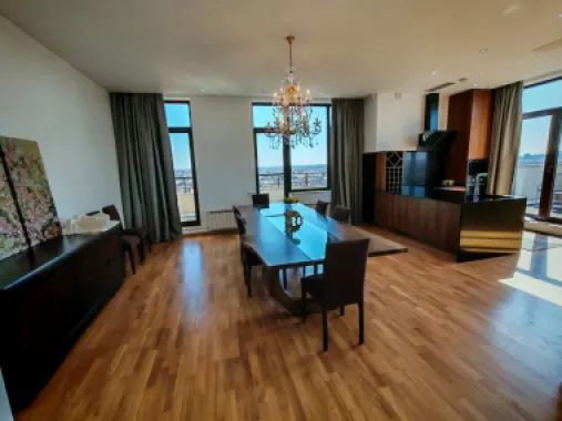 Penthouse 5 camere 250 mp lângă Ambasada SUA , zona Băneasa București