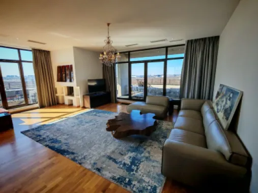 Penthouse 5 camere 250 mp lângă Ambasada SUA , zona Băneasa București
