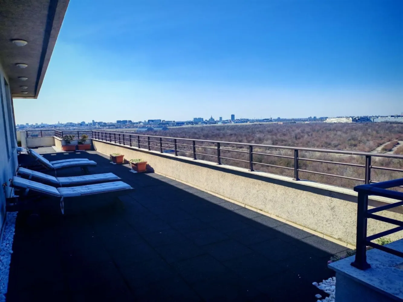 Penthouse 5 camere 250 mp lângă Ambasada SUA , zona Băneasa București