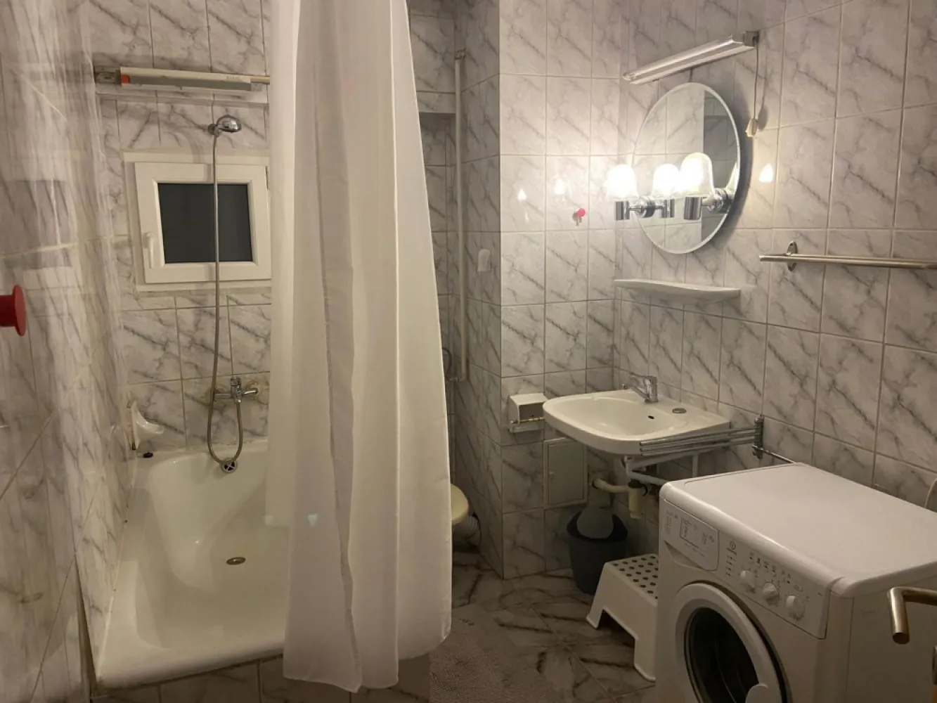 Închiriere apartament 3 camere, decomandat, zona Traian-Unirii