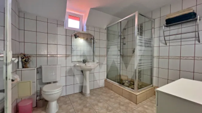 Casă 6 camere D+P+M-238 mp utili, 514 mp curte, Zona Cartier Kogalniceanu