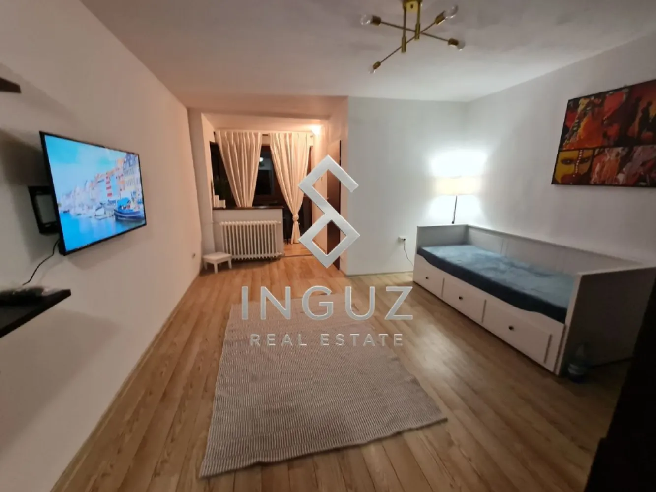 DE ÎNCHIRIAT | GARSONIERĂ | IANCULUI – RITMULUI - DE ÎNCHIRIAT | GARSONIERĂ | IANCULUI – RITMULUI العربية بالأسفل

Garsonieră cochetă și complet echipată, situată într-o zonă foarte bine conectată din Sectorul 2, pe Strada Măgura Vulturului, la doar câteva minute de metrou Iancului și de multiple mijloace de transport în comun.

DETALII PROPRIETATE
Suprafață utilă: 31 mp
Compartimentare decomandată
Etaj 8
Bloc construit în 1978
Disponibilă imediat
COMPLET MOBILATĂ ȘI UTILATĂ
Aer condiționat
Mașină de spălat rufe
Smart TV
Frigider
Aragaz
Cuptor electric
Cuptor cu microunde
Mobilier complet
LOCALIZARE ȘI ACCES
Aproximativ 7-8 minute până la stația de metrou Iancului
4 minute de mers pe jos până la stațiile de pe Șoseaua Pantelimon
Acces rapid către Bd. Ferdinand, Piața Iancului, Obor și centrul orașului
Aproape de supermarketuri, farmacii, restaurante, bănci și alte facilități esențiale
AVANTAJE
Ideală pentru o persoană sau un cuplu
Zonă liniștită și bine conectată
Mutare imediată
Toate facilitățile necesare pentru un confort sporit

Pentru mai multe informații sau pentru programarea unei vizionări:

للإيجار | استوديو | يانكولوي – ريتمولوي
استوديو مفروش ومجهز بالكامل، يقع في منطقة مميزة في القطاع 2 من بوخارست، بالقرب من مترو يانكولوي ووسائل النقل العامة.

المساحة: 31 متر مربع
طابق 8
مفروش بالكامل
مكيف هواء
غسالة ملابس
تلفاز ذكي
ثلاجة
فرن وموقد
ميكروويف

يبعد حوالي 7-8 دقائق سيراً عن محطة مترو Iancului، مع سهولة الوصول إلى جميع الخدمات والمرافق الأساسية.

متاح للسكن فوراً.

Inguz Real Estate
📞 +40 774 017 567