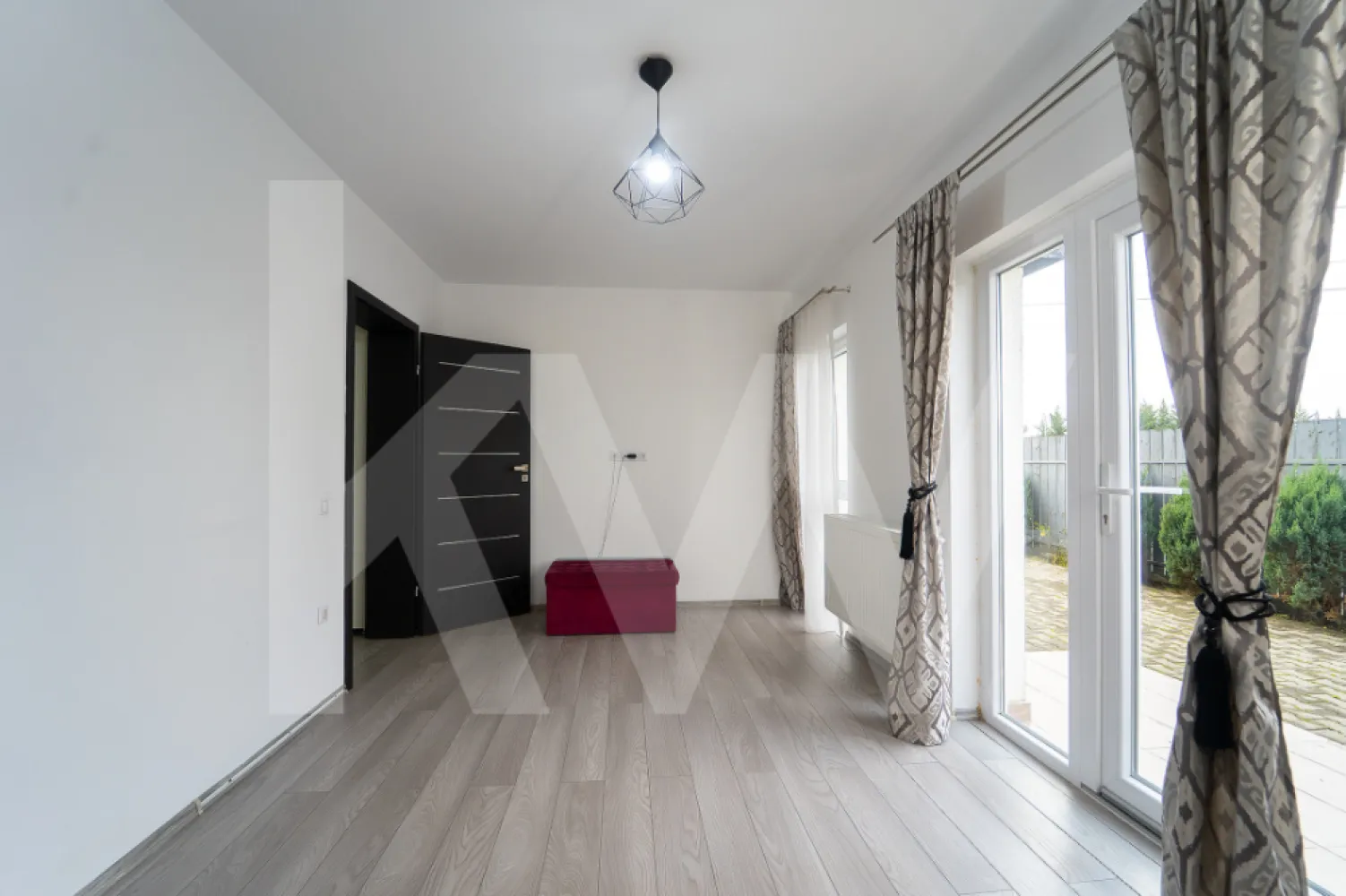 Apartament 3 camere cu curte proprie 104 mp