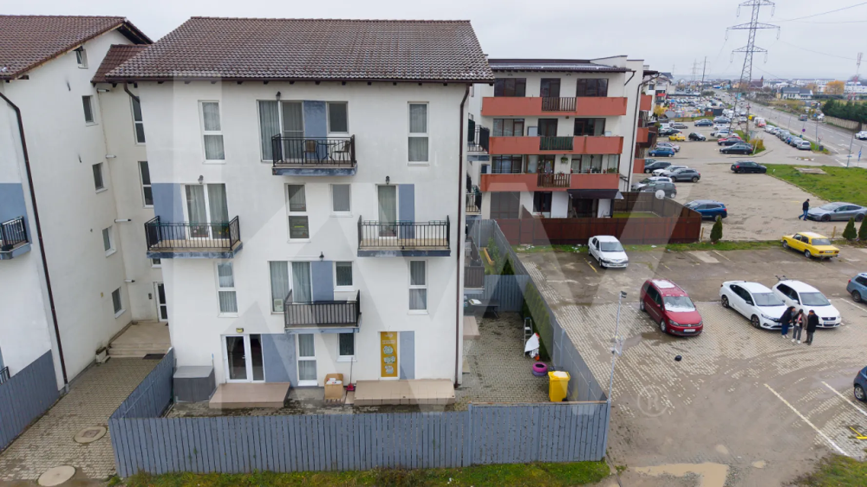 Apartament 3 camere cu curte proprie 104 mp