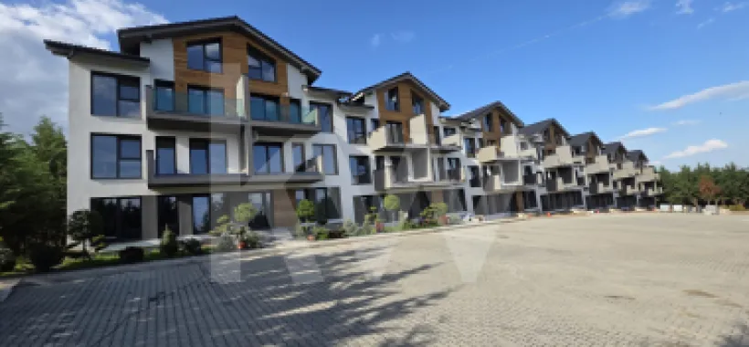 Apartament 3 camere, două băi, curte 50 mp -Natura la tine acasă! Cristian-SiBiU